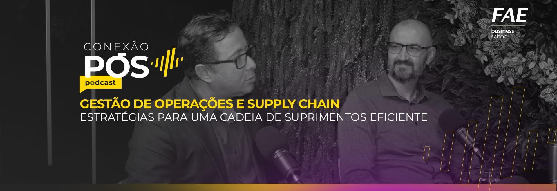 Gerente de performance industrial da Renault do Brasil, Fabiano Rosani Silva, e o pró-reitor de Ensino, Pesquisa e Extensão da FAE Centro Universitário, Everton Drohomeretski.